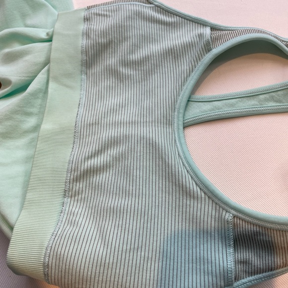 Lululemon Ebb and Flow Racerback tank. Size 4 Aquamarine - Picture 8 of 8